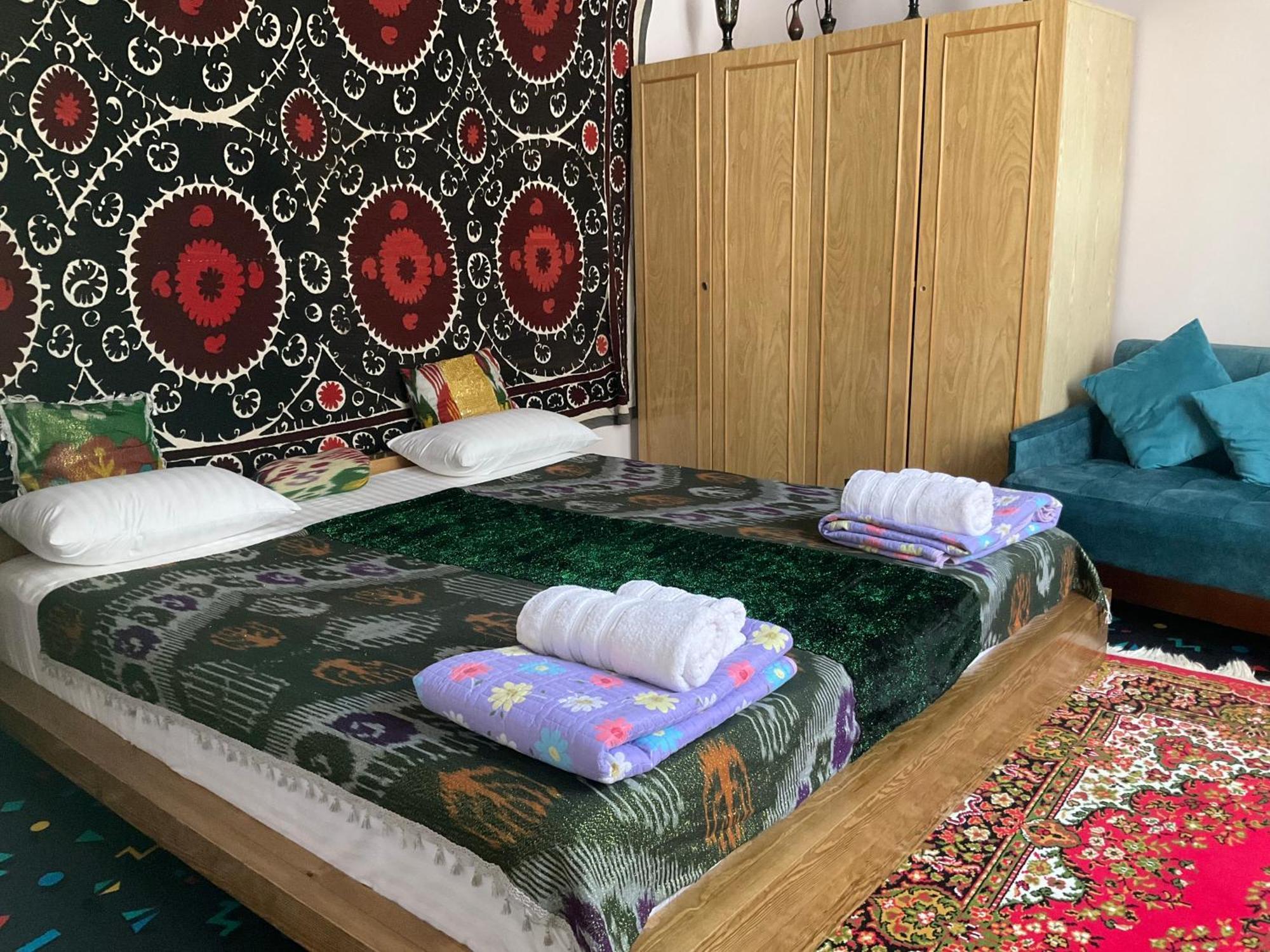 Barlos - Уютная, Семейная Атмосфера Buchara Exteriör bild